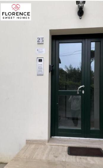 Lella Apartment With Free Parking By Florence Sweet Homes Екстериор снимка