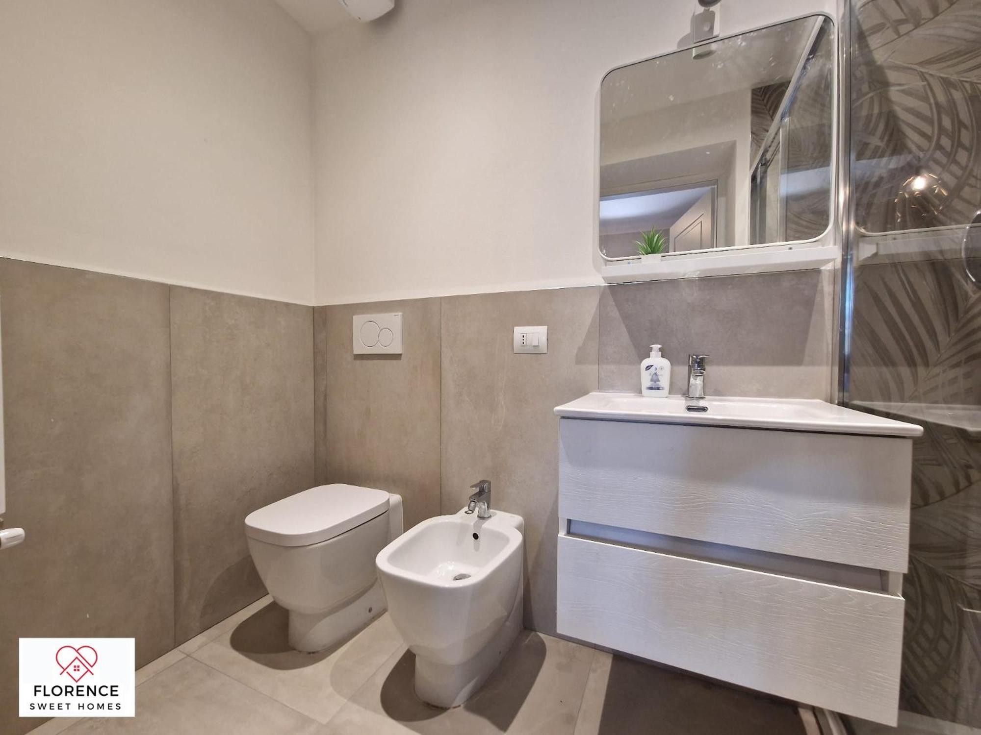 Lella Apartment With Free Parking By Florence Sweet Homes Екстериор снимка